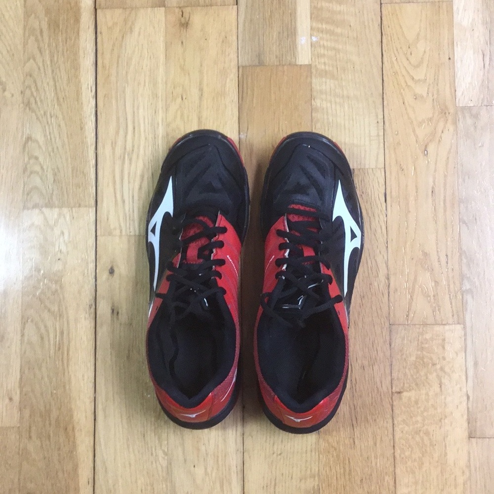 Mizuno volleyball shoes